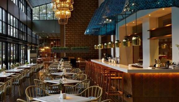 100 Eatery & Bar